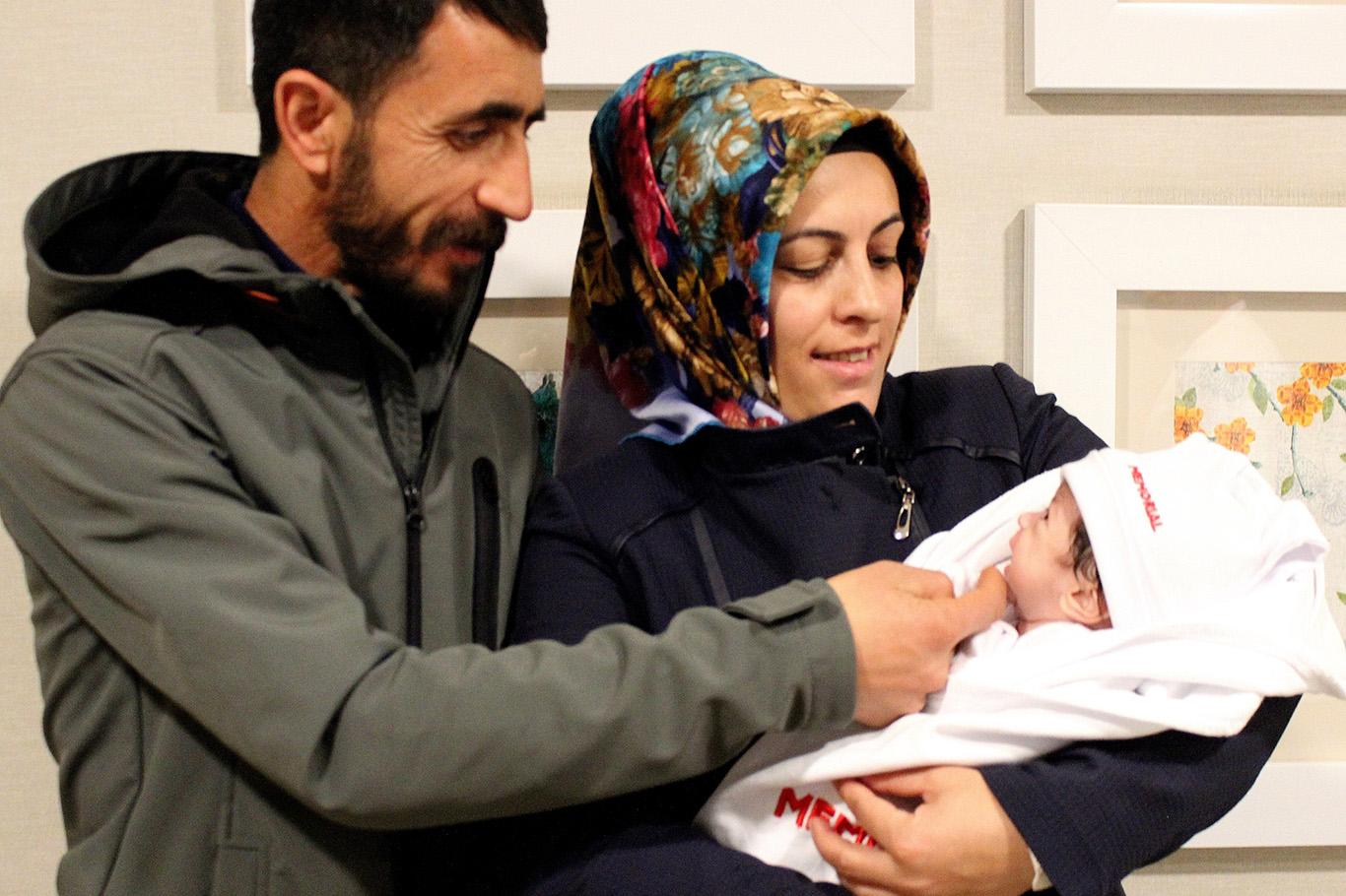 Hira bebek geçirdiği iki ameliyatla sağlığına kavuştu Hira bebek geçirdiği iki ameliyatla sağlığına kavuştu